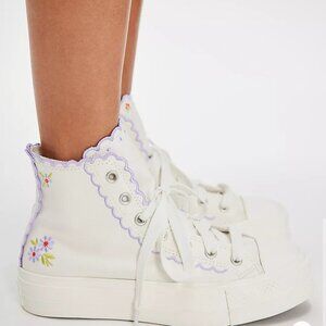 NIB Chuck Taylor All Star Lift Platform Embroidered Sneakers